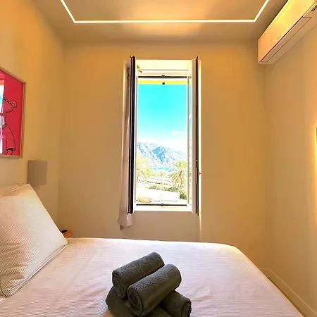 New - Monaco - - Sea View - Premium Location - 2 Bedrooms- Luxury Renovated - Parking - Clim - Balcony - And Sun *