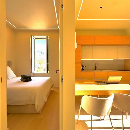 Monaco - Menton - Sea View - 6 Persons - Premium Location - 2 Bedrooms- Luxury Renovated - Parking - Clim - Balcony - Beach And Sun