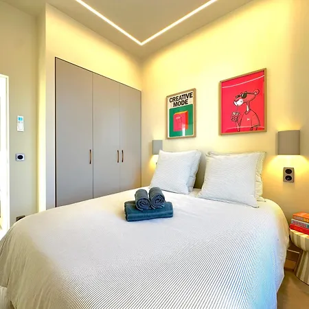 New - Monaco - - Sea View - Premium Location - 2 Bedrooms- Luxury Renovated - Parking - Clim - Balcony - And Sun 公寓 芒通
