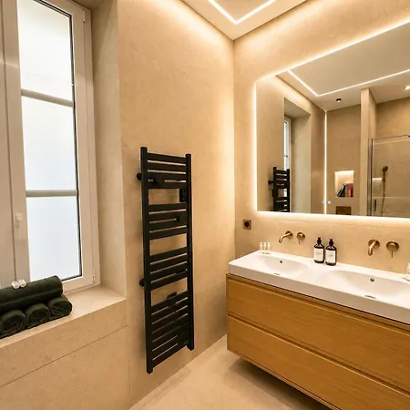 Monaco - - Sea View - Full Clim - 2 Bedrooms - Premium Location - Luxury Renovated - Parking - Balcony - And Sun Lägenhet